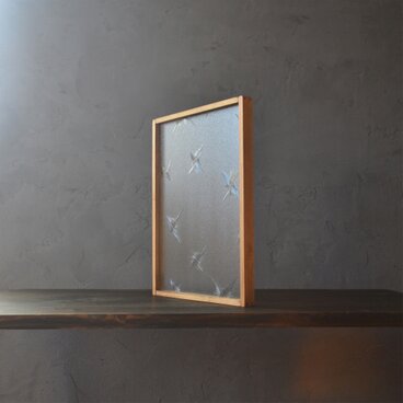 0310mito 国産ひのきとレトロガラスのトレイ（夜空／昭和型板ガラス）