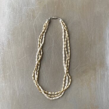 Vintage retro baroque pearl necklace