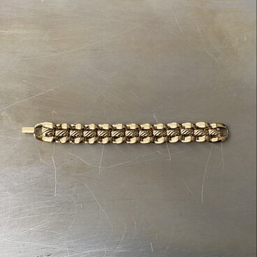 Vintage 80s-90s USA retro gold tone wide design chain bracelet
