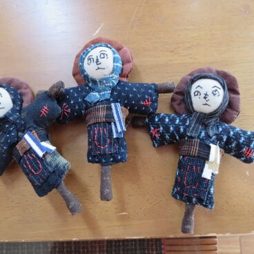 かかし君ブローチ