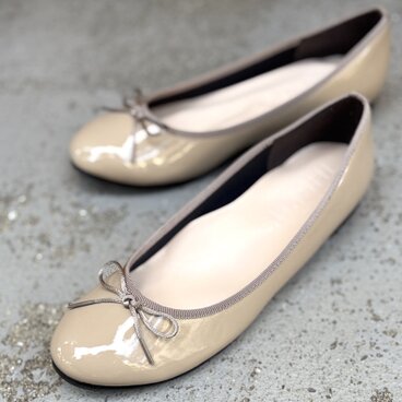 24.5cmのみ　ラテベージュ   ローヒール パンプス