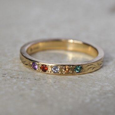 風に揺れる～アメジスト・ ガーネット・タンザナイト・スペサルタイトガーネット・エメラルド～