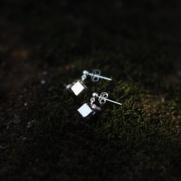 -silver cube- studs