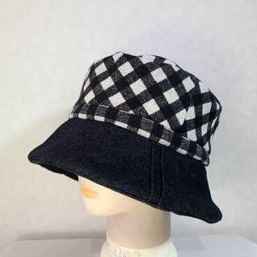 魅せる☆リバーシブルが嬉しい♪先染めコットンチェックとブラックデニムのバイカラークロッシュ～ブラック