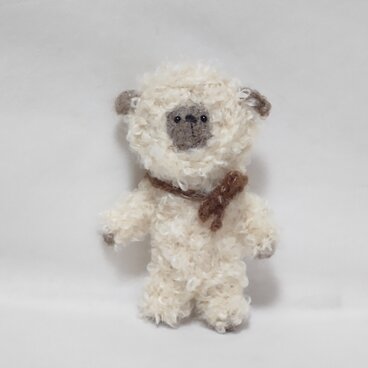 小さな子羊さん (あみぐるみ)