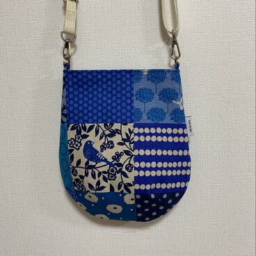 【受注制作】しずく型ポシェット　パッチワーク　ブルー