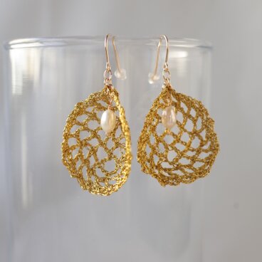 耳飾り hira（淡水パール使用）