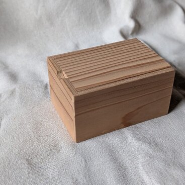 杉の小箱