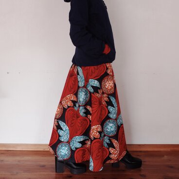 キテンゲ　半円形の巻きスカート red botanic