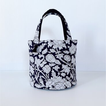 インド綿キルティングの丸底バッグ*モノトーン