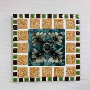 タイルの鍋敷(正方形)：デザインタイル入り〜グリーン&オレンジ