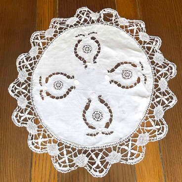 ドイリー テーブルマット テーブルセンター 大きい丸型の敷物 白花型 12clda14