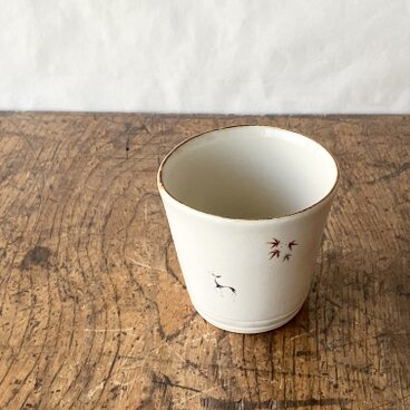 コップ　鹿にもみじ