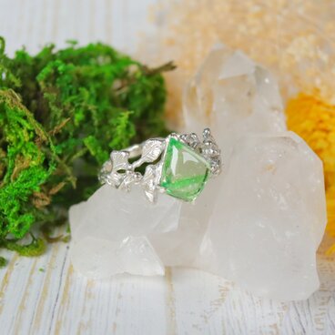 『春を待つ草木のリング』バイカラーガーネットのシルバーリング 12.5号