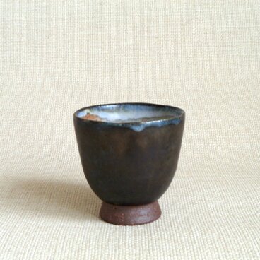 湯のみ（黒釉a）