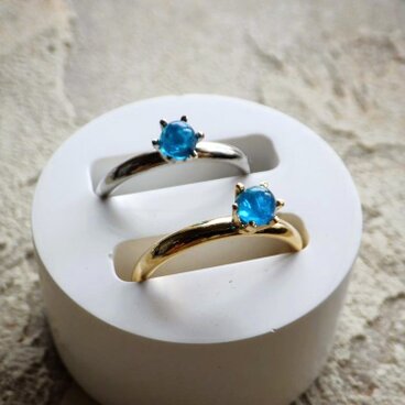 天然石の指輪 ■ ラウンドカボション 4mm ■ ネオンブルーアパタイト