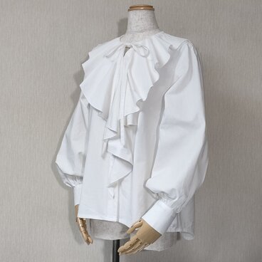 ラッフルブラウス　オフホワイトムラ糸シャンブレー　綿100%