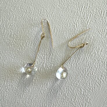 人工石のレジンピアス