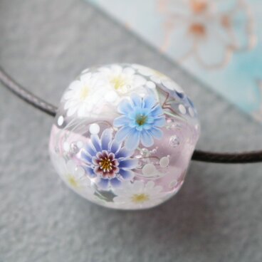 ガーベラのとんぼ玉（ガラス玉）泡入り/ピンク