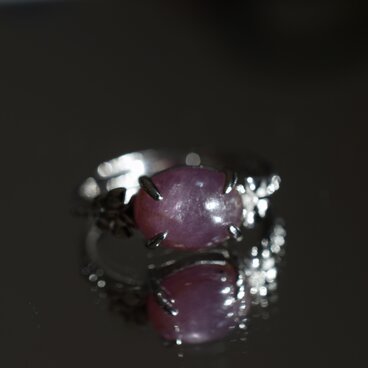 RG10-178 非加熱 シルバー 天然 グレー紫色 サファイア リング 指輪 フリーサイズ 金属アレルギー対応