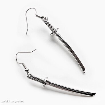 刀ピアス【イヤリング等変更可】