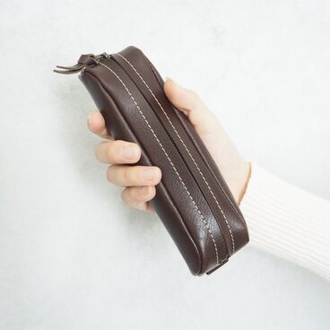 《本革》手に馴染む・大人の柔らかペンケース（チョコ）