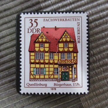 ドイツ　伝統家屋切手ブローチ10824