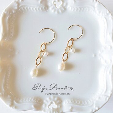 淡水ケシパール×14kgfオーバルチェーンのピアス