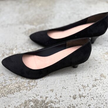 23.5cmのみ 入学卒業冠婚葬祭　スエード調　マットブラックパンプス　5.5cmヒール　大人パンプス