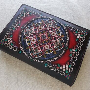 単行本サイズブックカバー  牛革　刻印＆拭き染め