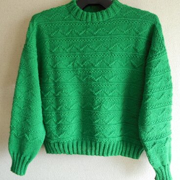 緑の模様編みセーター