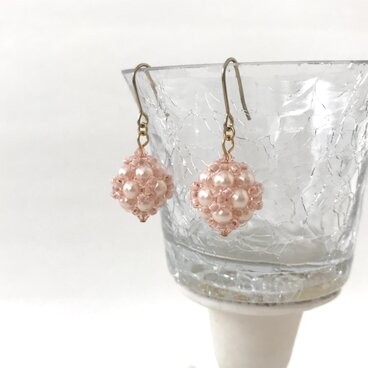 パールボール の ピアス　ピンク さくら色 パステルカラー 春 桜色