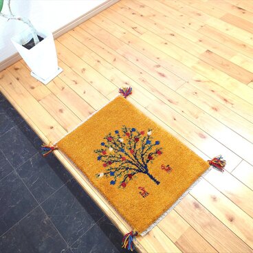 ペルシャ　ギャッベ　玄関マット小　55.5x41cm　黄金色　ザクロの木　ヤギ　羊　NN19934