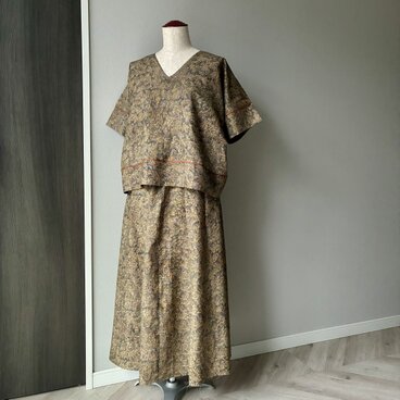 小紋のチュニック＆6枚はぎスカートのセットアップ