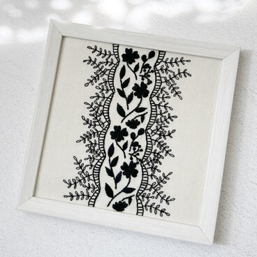 【刺繍キット】ブラックレース刺繍のスクエアフレーム