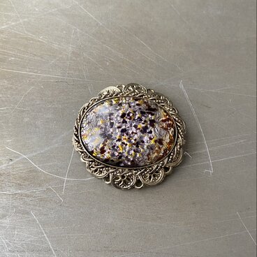 Vintage 80s-90s retro enamel glass stone classical design brooch