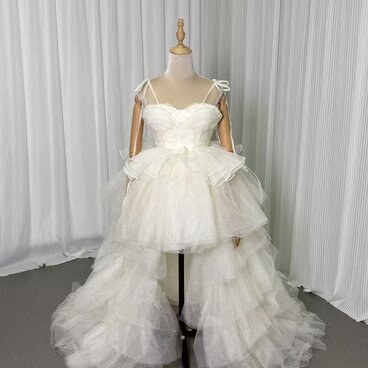 ウェディングドレス シャンパン色 キャミソール ラッフルフリル フィッシュテール 繊細レース ファスナー 披露宴