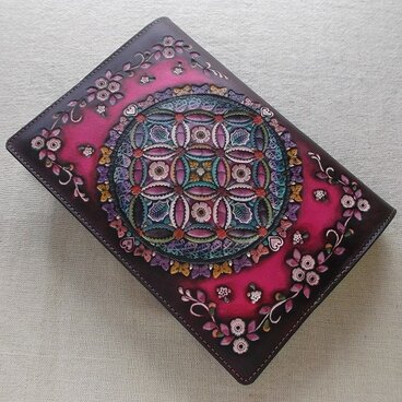 単行本サイズブックカバー  牛革　刻印＆拭き染め