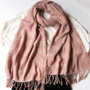 ふんわり心地よい　草木染シルクショール（スプリングブーケ）