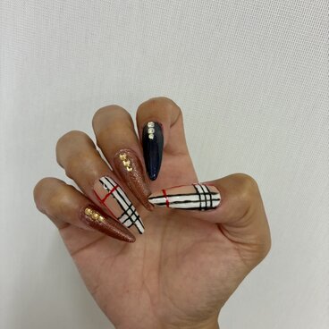 大人クラシックチェック×ラメブラウンネイル