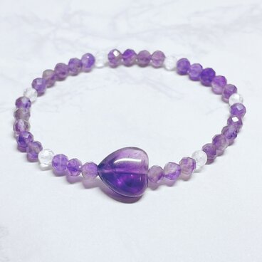 ✦新しい環境や責任ある立場に◎不安や緊張にそっと寄り添う 天然石ブレスレット｜アメジストハート・水晶 No.854