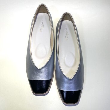 超軽量・ぺたんこ・楽ちん♪フラット撥水パンプス(シルバーxエナメルブラックetc) 22.0cm〜26.0cm