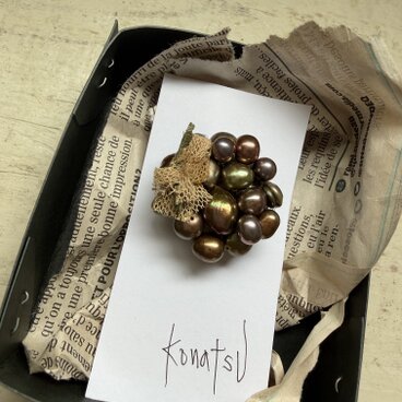 ごつごつブローチ(おめかし) 淡水パール　ブロンズ