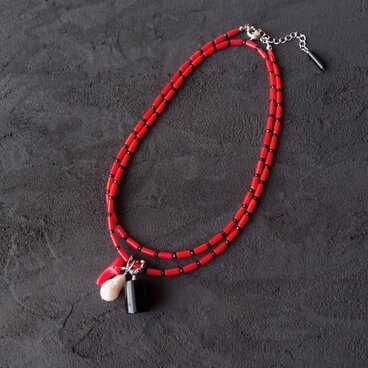 Black Spinel × Red Coral Necklace／ブラックスピネル×レッドコーラル チャームネックレスセット