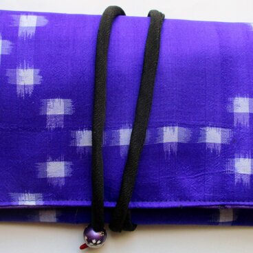 ８６４２　銘仙の着物で作った和風財布・ポーチ