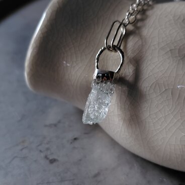 エッチドアクアマリンシルバーネックレス