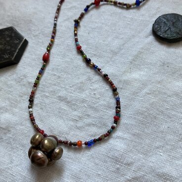 ＊福々ネックレス。＠チェンマイ鈴＋再生ビーズ＋いろいろシードビーズmix