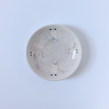 5寸皿　イエティと雪だるま