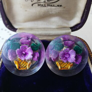 ヴィンテージ　Lucite製　パープルのお花達と花かご　透明感あふれるイヤリング