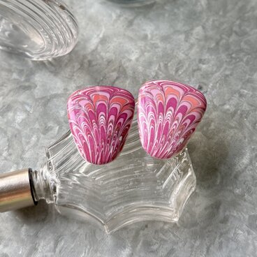 PA490-【 AVON 】エイボン・ヴィンテージピアス 1991 Porcelain Art Swirls Pink